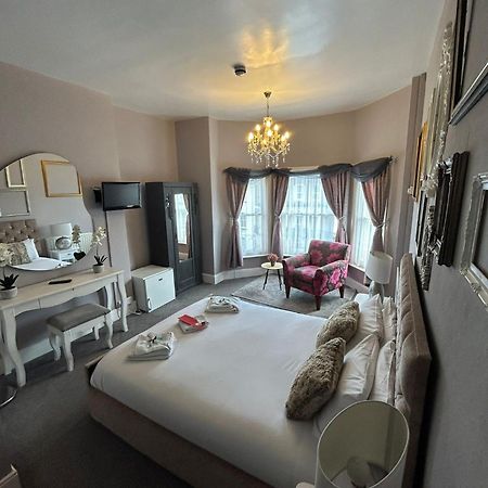 The Lyndhurst Guest House เกรทยาร์มัธ ภายนอก รูปภาพ