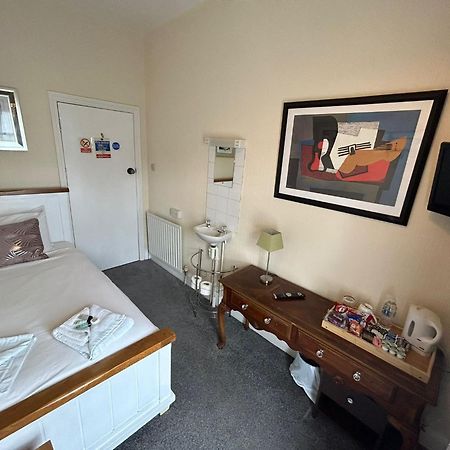 The Lyndhurst Guest House เกรทยาร์มัธ ภายนอก รูปภาพ