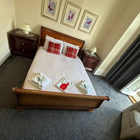 The Lyndhurst Guest House เกรทยาร์มัธ ภายนอก รูปภาพ